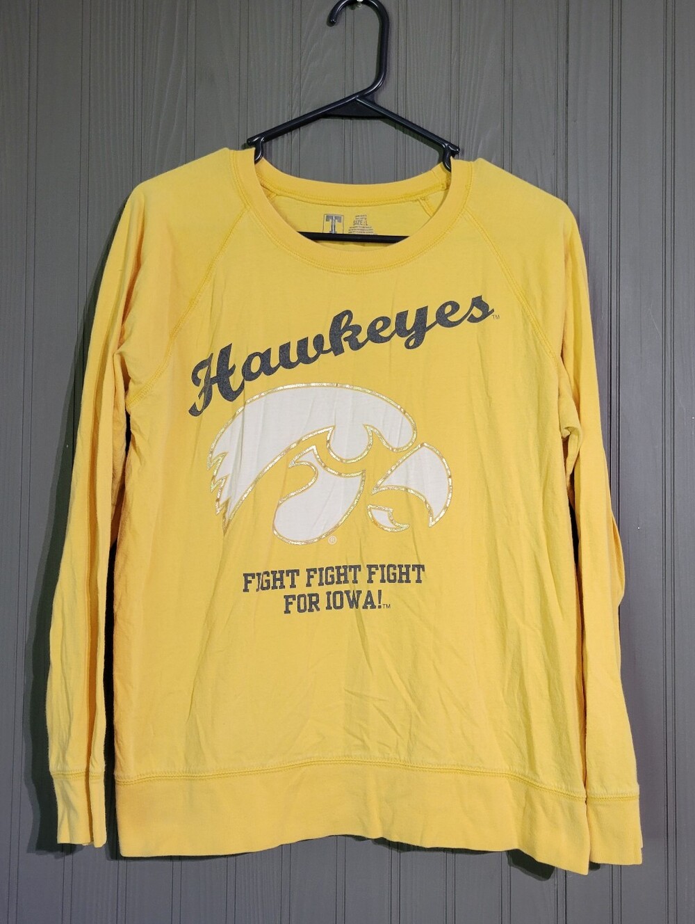 Iowa Hawkeyes Long Sleeve Sweatshirt Pullover Crewneck Yellow Women's Large